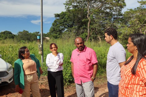 Paula Azevedo e comissão de vereadores vistoriam obras na Estrada do Mocajutuba