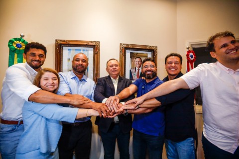 Brandão recebe novo presidente da Famem no Palácio dos Leões e celebra a unidade entre os prefeitos maranhenses